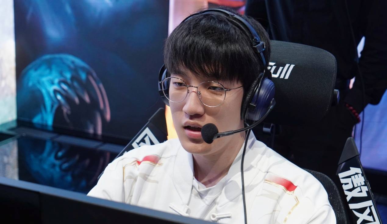 开云体育平台APP-FLY血洗IG，Tarzan单局斩获MVP鏖战多局四强赛，引爆全场热议