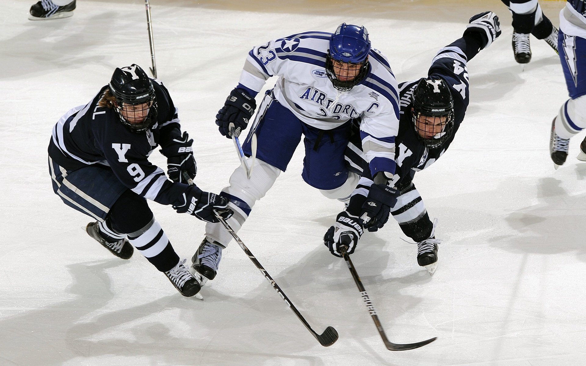 库里变态准贯穿全场,吉林男篮用团队铁拳砸碎活塞!
