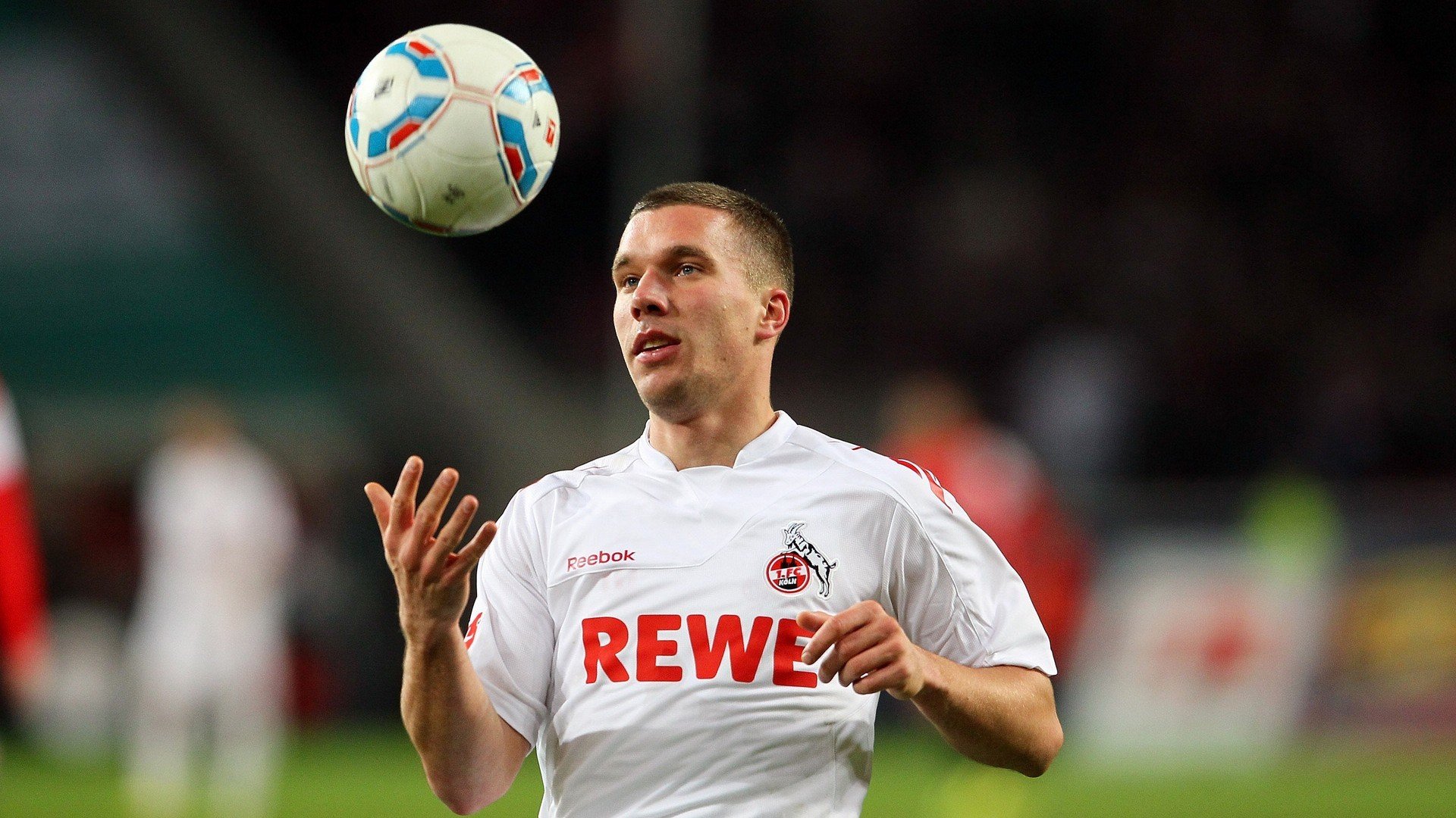 开云体育APP下载-年度焦点之战之夜，坎特神勇一击，让悬念提前终结